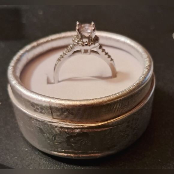 SOLITARE ENGAGEMENT RING Sz 10 - Picture 3 of 10
